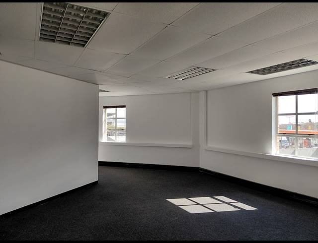 362M² OFFICE TO LET IN FOURWAYS